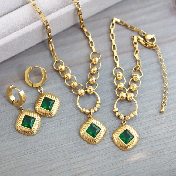 Diamond Shape Style Classic Look Beads and Rectangular Chain Bracelet - Picture 2 of 2